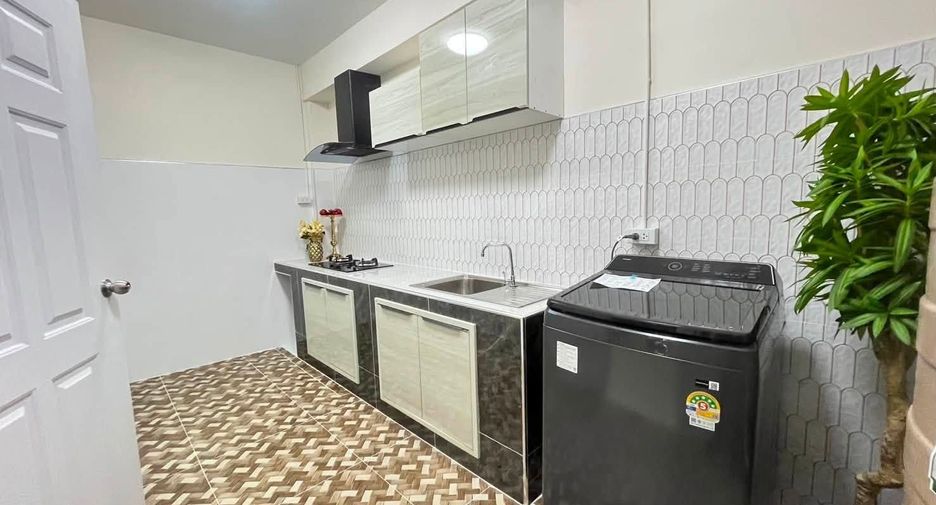 Reihenhaus zum Kauf und zur Miete mit 4 Zimmer in Yan Nawa, Bangkok