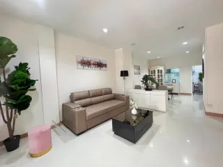 Casa adosada en venta de 4 habitaciones en Yan Nawa, Bangkok
