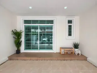 Casa adosada en venta de 4 habitaciones en Yan Nawa, Bangkok