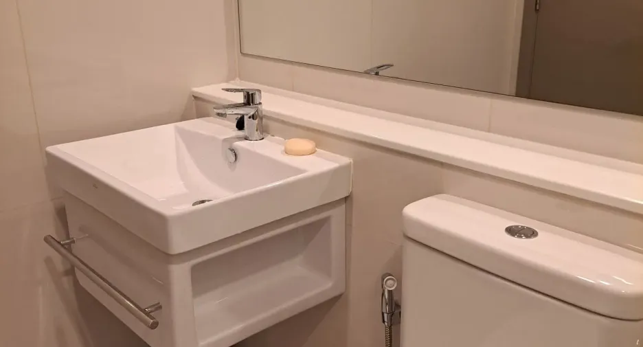 Condo en alquiler de estudio en Huai Khwang, Bangkok