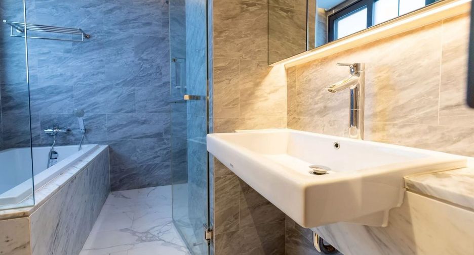 For rent 2 bedrooms condo in Watthana, Bangkok