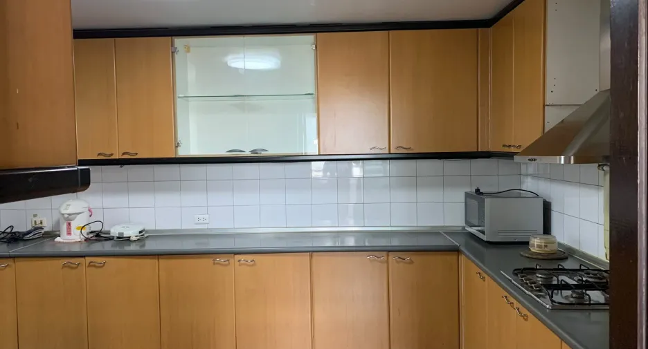 Аренда и продажа 3 спальни кондо в Щаттхана, Бангкок