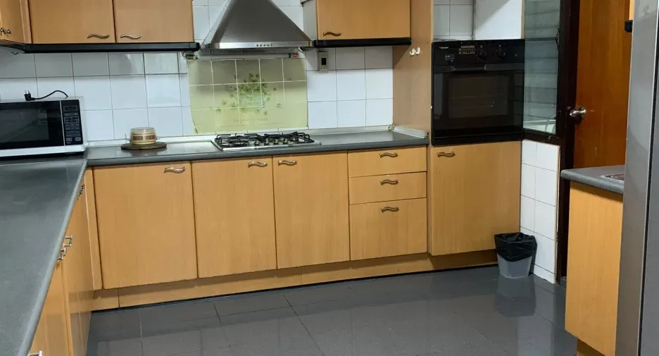 Аренда и продажа 3 спальни кондо в Щаттхана, Бангкок