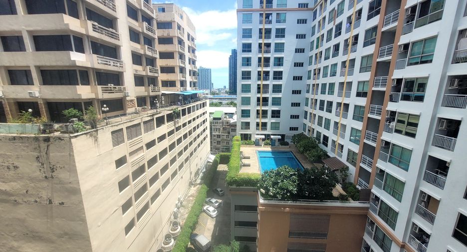For sale 1 bed condo in Thon Buri, Bangkok