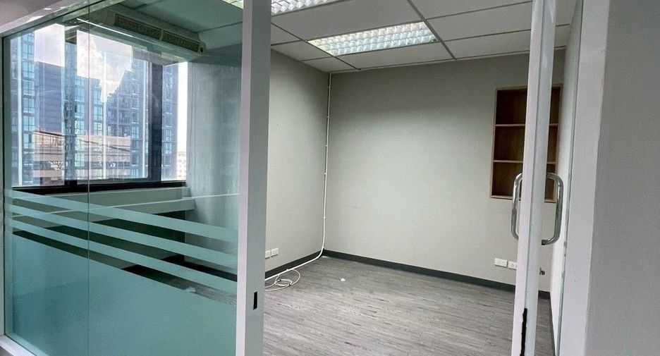 Büro zur Miete in Huai Khwang, Bangkok