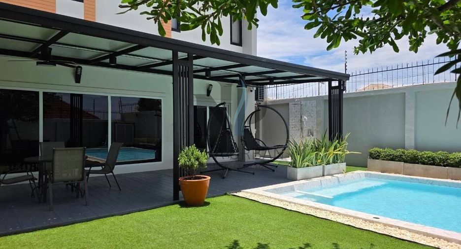 For rent 3 bedrooms villa in Bang Lamung, Chonburi