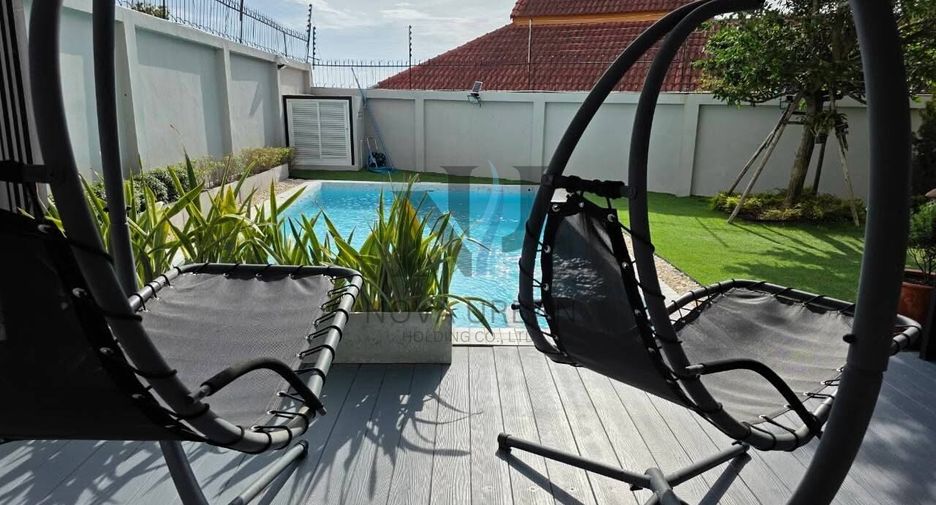 For rent 3 bedrooms villa in Bang Lamung, Chonburi