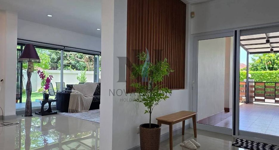 For rent 3 bedrooms villa in Bang Lamung, Chonburi