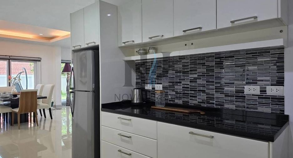 For rent 3 bedrooms villa in Bang Lamung, Chonburi