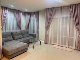 For rent 3 bedrooms house in Saraphi, Chiang Mai