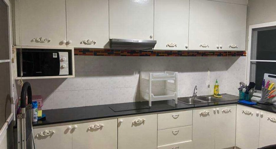 For rent 3 bedrooms house in Saraphi, Chiang Mai