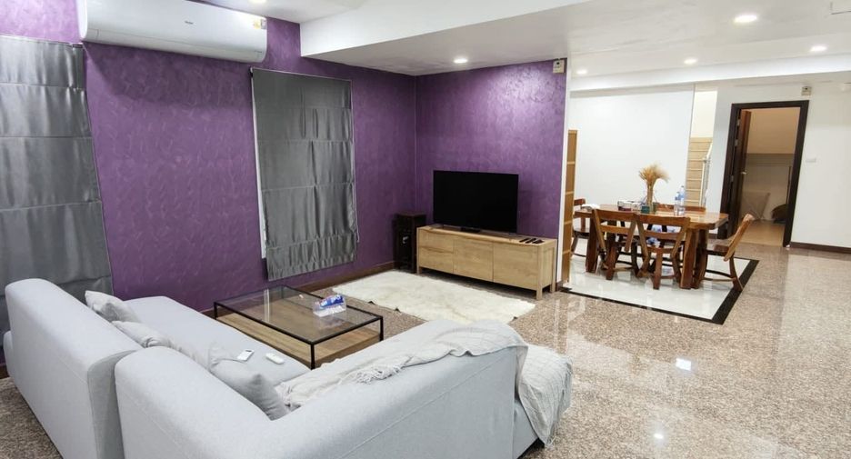 For rent 3 bedrooms villa in Mueang Phuket, Phuket