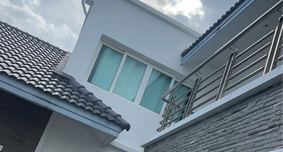 For rent 3 bedrooms villa in Mueang Phuket, Phuket