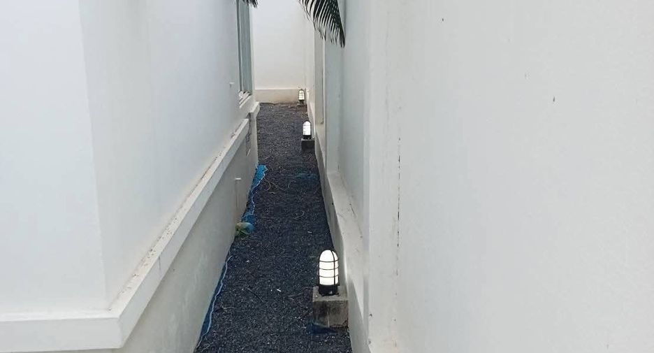 For rent 3 bedrooms villa in Mueang Phuket, Phuket