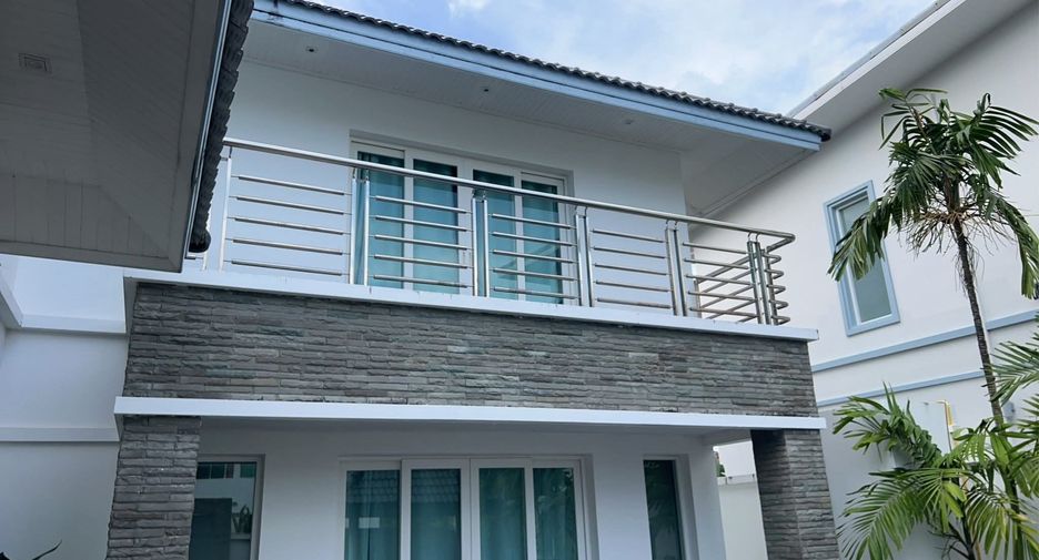 For rent 3 bedrooms villa in Mueang Phuket, Phuket