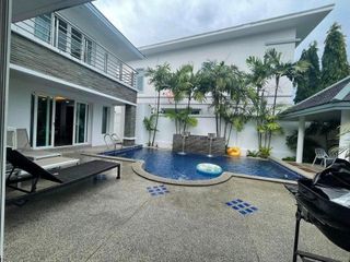 For rent 3 bedrooms villa in Mueang Phuket, Phuket