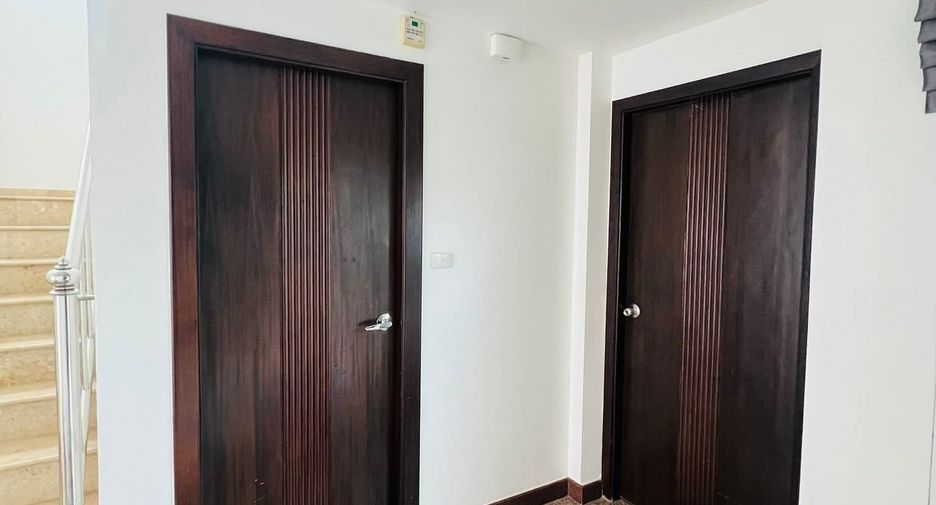 For rent 3 bedrooms villa in Mueang Phuket, Phuket