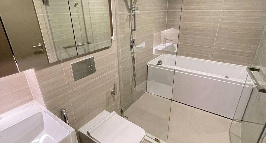 For sale 2 bedrooms condo in Watthana, Bangkok