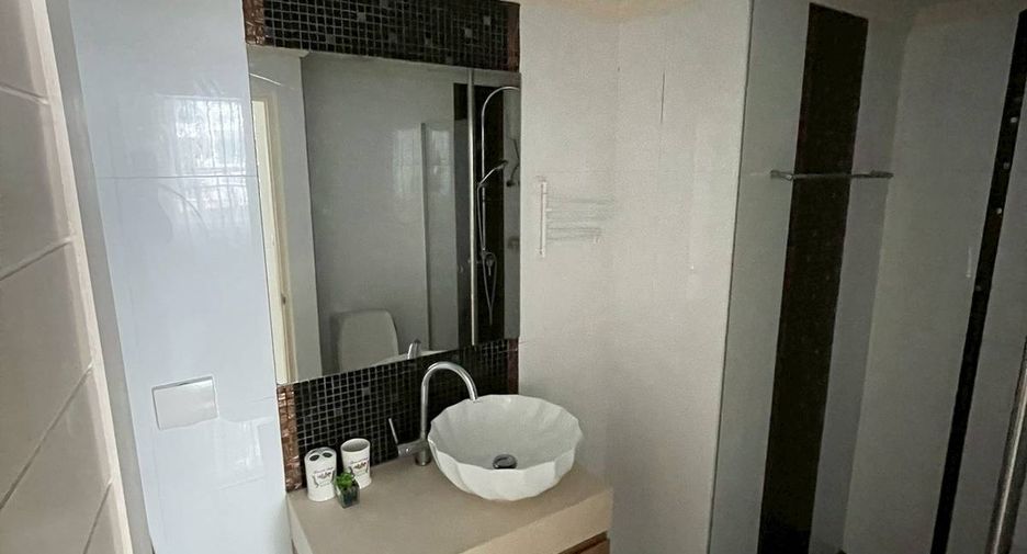 For sale 2 bedrooms condo in Jomtien, Pattaya