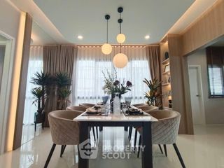 Casa en venta de 4 habitaciones en Lat Krabang, Bangkok
