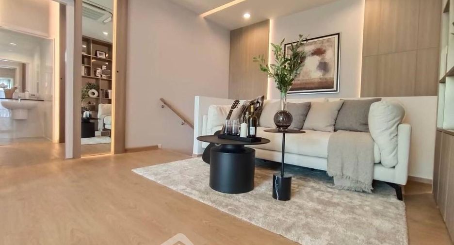 Casa en venta de 4 habitaciones en Lat Krabang, Bangkok