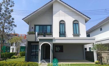Casa en venta de 4 habitaciones en Lat Krabang, Bangkok