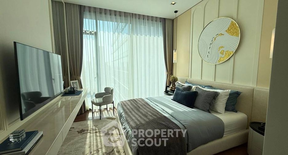 For sale 3 bedrooms condo in Khlong Toei, Bangkok