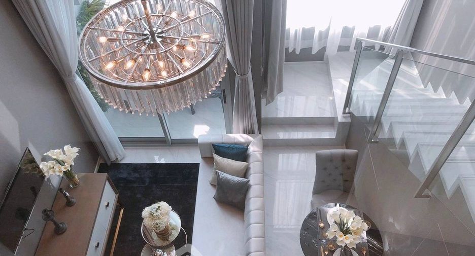 For sale 3 bedrooms condo in Watthana, Bangkok