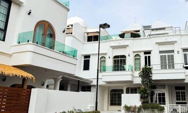 Casa adosada en venta de 3 habitaciones en Bang Lamung, Chonburi