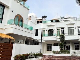 Casa adosada en venta de 3 habitaciones en Bang Lamung, Chonburi