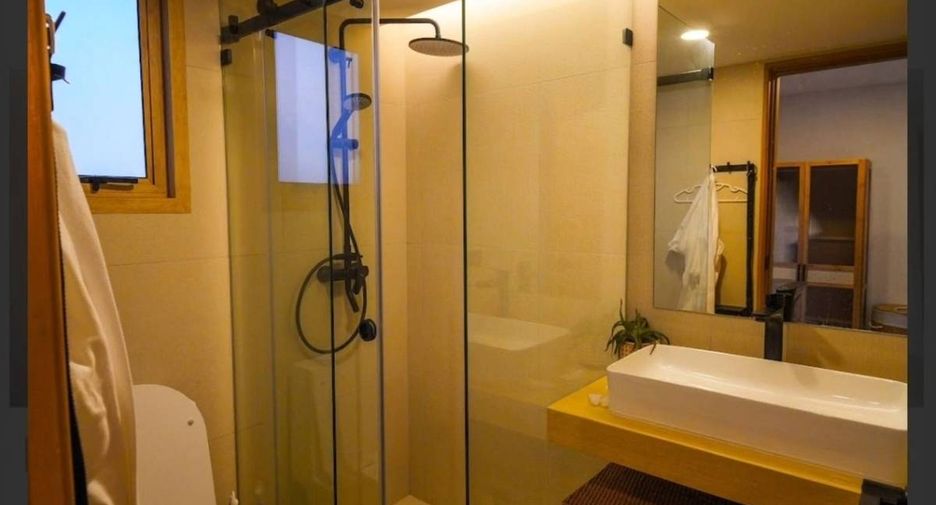 Casa adosada en venta de 3 habitaciones en Bang Lamung, Chonburi