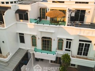 Casa adosada en venta de 3 habitaciones en Bang Lamung, Chonburi