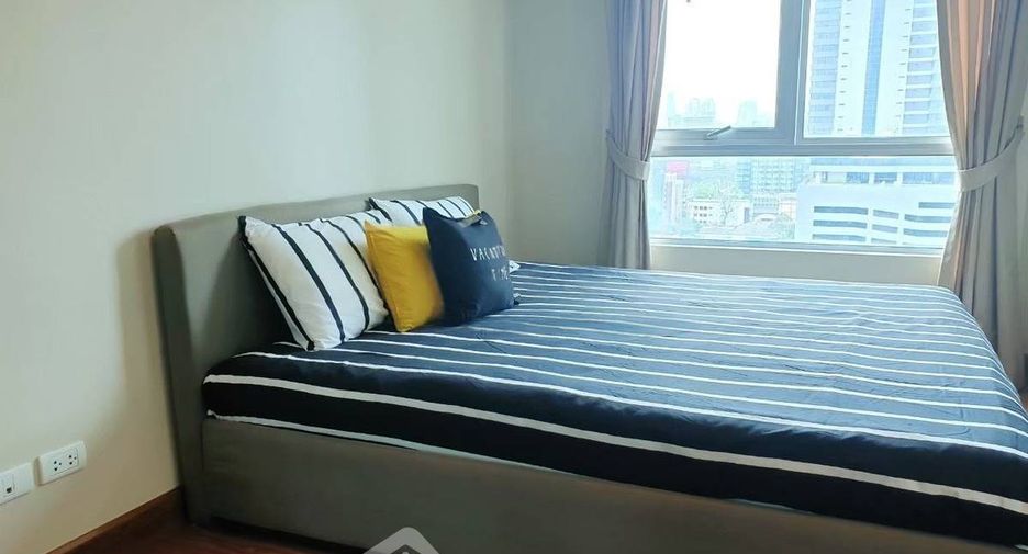 Condo en venta de 3 habitaciones en Huai Khwang, Bangkok