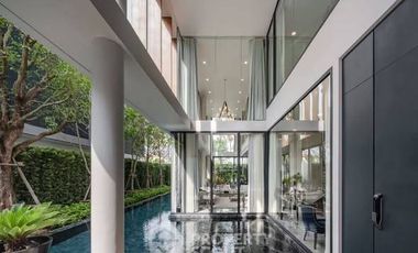 Casa en venta de 5 habitaciones en Huai Khwang, Bangkok