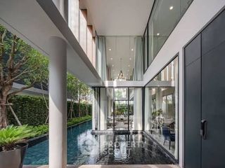 Casa en venta de 5 habitaciones en Huai Khwang, Bangkok