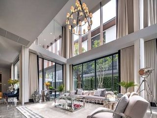 Casa en venta de 5 habitaciones en Huai Khwang, Bangkok
