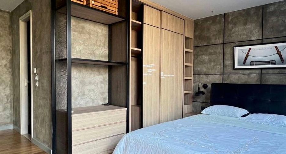 À louer et à vendre 5 chambres maison à Watthana, Bangkok