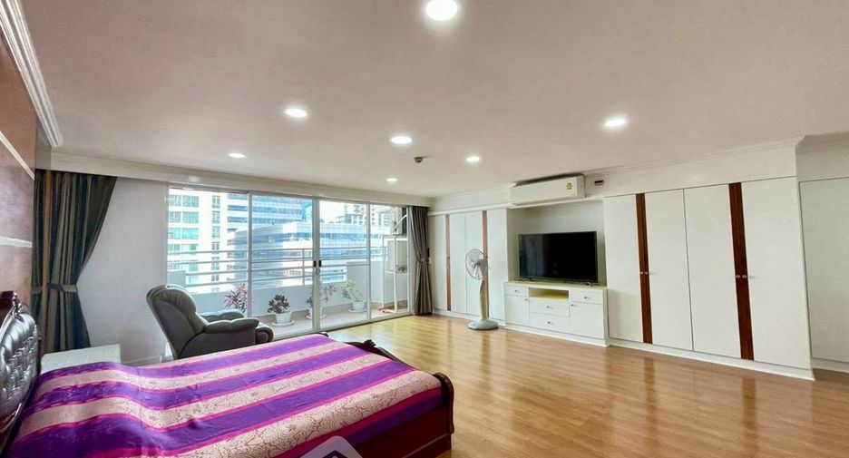 For sale 3 bedrooms condo in Khlong Toei, Bangkok