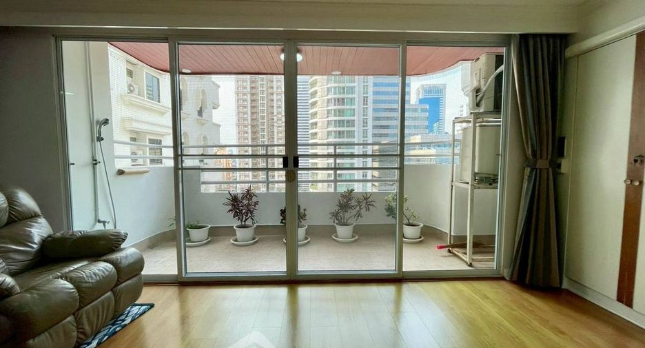 For sale 3 bedrooms condo in Khlong Toei, Bangkok