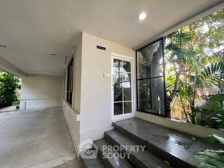 Casa en alquiler de 2 habitaciones en Khlong Toei, Bangkok