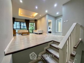 Casa en alquiler de 2 habitaciones en Khlong Toei, Bangkok