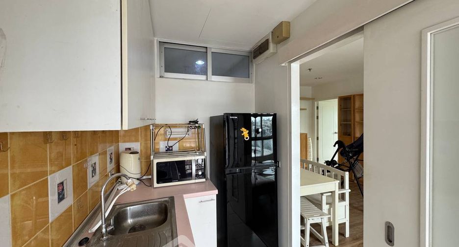 For rent 2 bedrooms condo in Yan Nawa, Bangkok