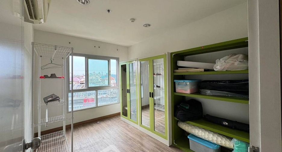 For rent 2 bedrooms condo in Yan Nawa, Bangkok