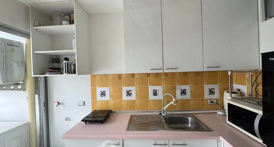 For rent 2 bedrooms condo in Yan Nawa, Bangkok