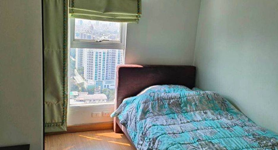 For rent 2 bedrooms condo in Yan Nawa, Bangkok