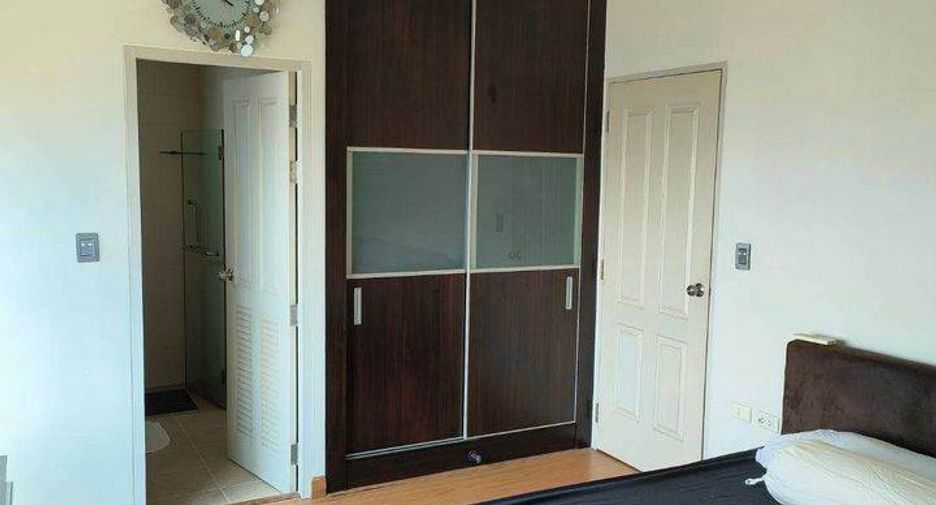 For rent 2 bedrooms condo in Yan Nawa, Bangkok
