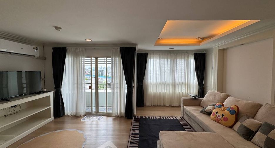 For rent 2 bedrooms condo in Yan Nawa, Bangkok