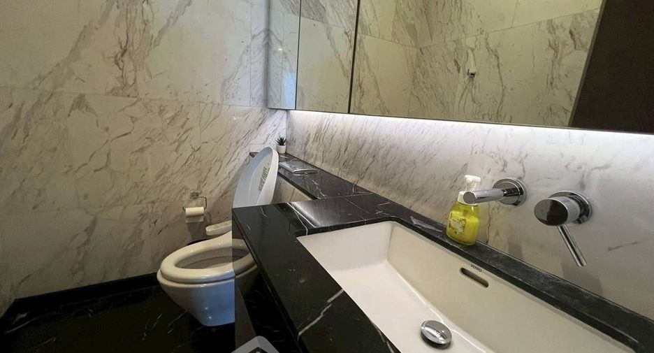 For rent 4 bedrooms condo in Sathon, Bangkok