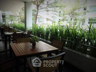 For rent 2 bedrooms condo in Phra Khanong, Bangkok