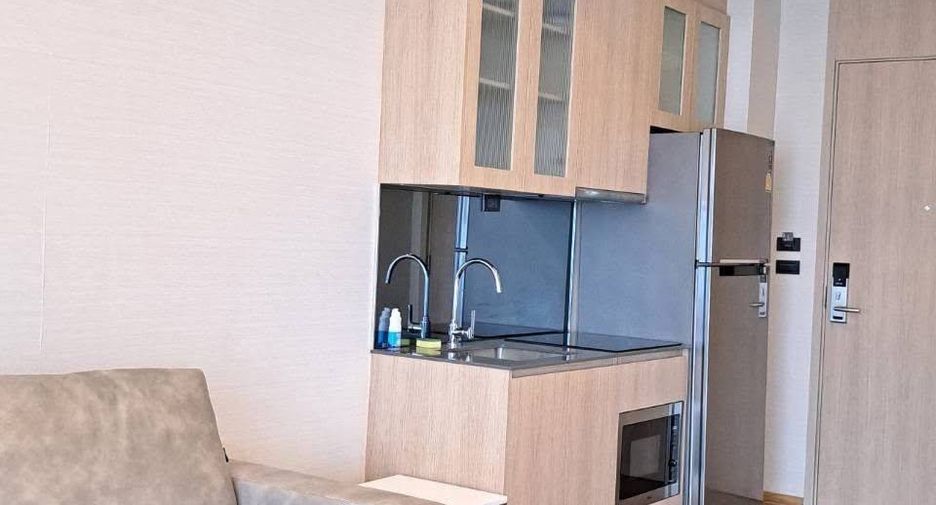 For rent 2 bedrooms apartment in Khlong Toei, Bangkok